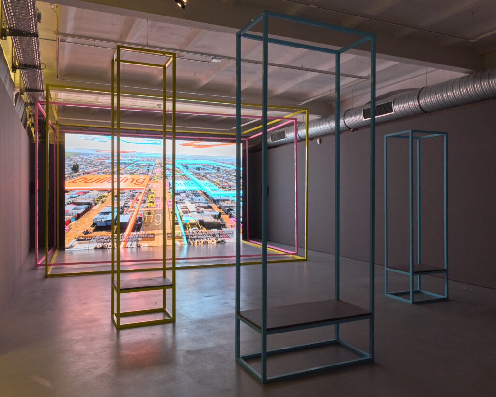 SCHIRN-AI-unique assemblage 11